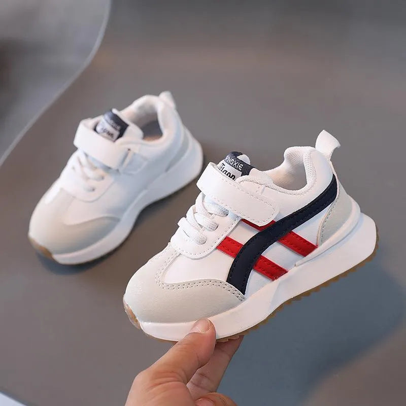 Children's casual sneakers with Velcro straps in synthetic leather and rubber sole