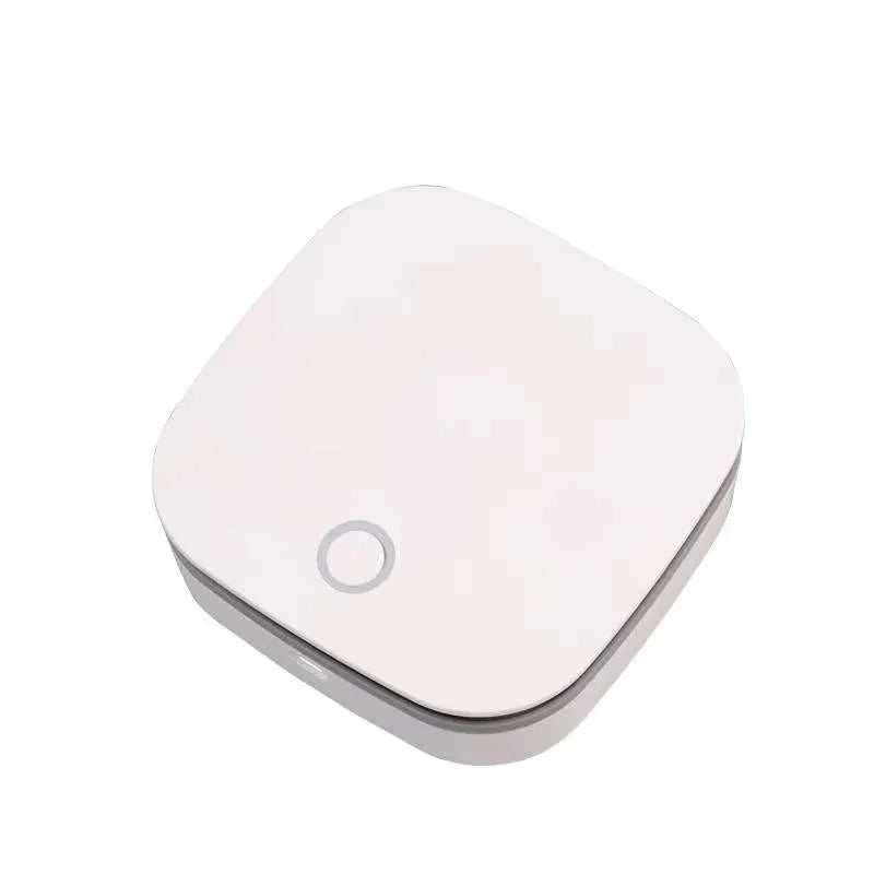 White USB-powered air purifier for car and small room use with negative ion function.