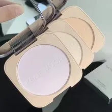 15g compact of pressed powder for oil control and brightening skin colour in three shades