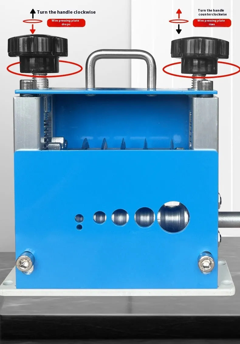 SD-017 manual wire stripping machine tool for cables from 0.5mm to 17mm diameter.