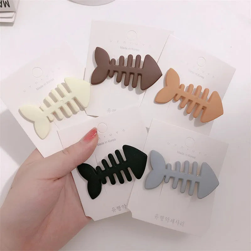 Minimalist fishbone design hair barrette in candy colour with duckbill clip