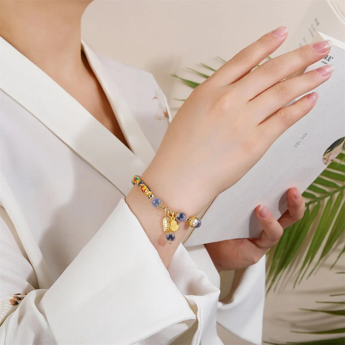 Women's sugar heart agate bracelet with retro minority styling in cherry blossom colour design