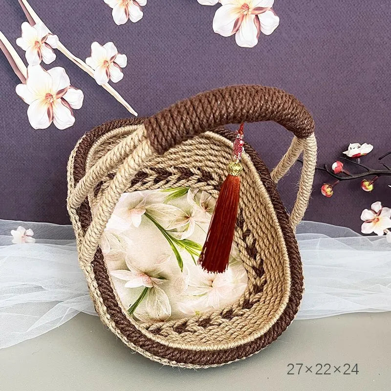 Hand-woven hemp rope basket in pastoral retro style, made from straw, measuring 19cm by 12cm.