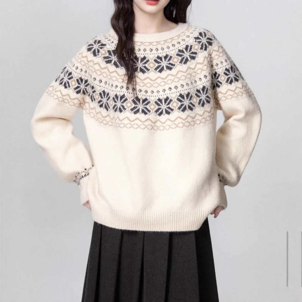 Women's Milky White vintage fair isle knit pullover sweater with geometric pattern and crew neck