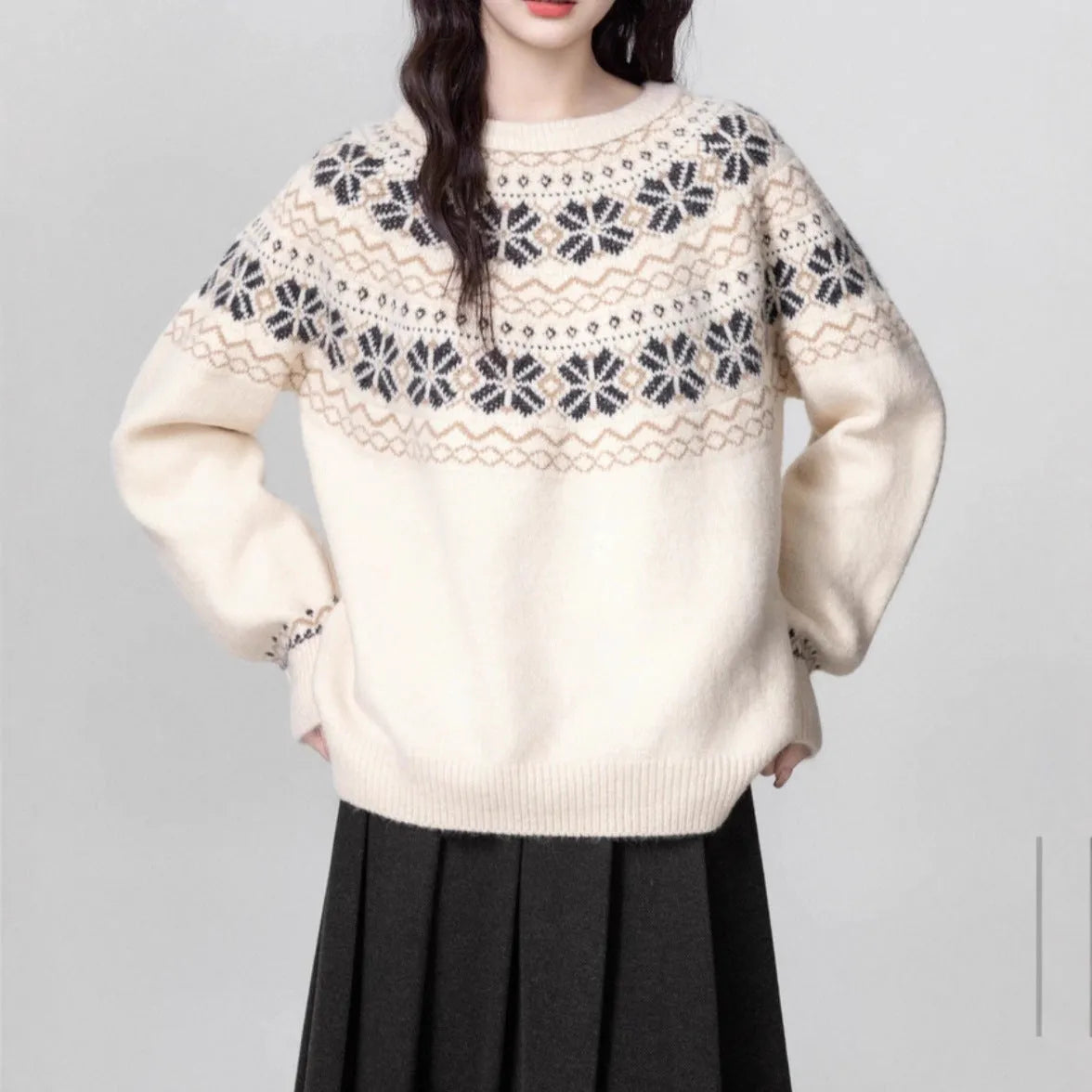 Women's Milky White vintage fair isle knit pullover sweater with geometric pattern and crew neck