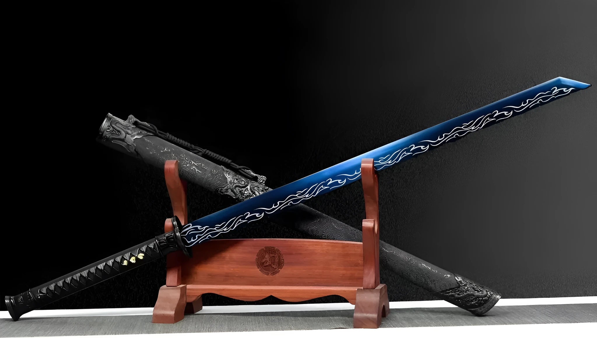 Liuying Tang Dynasty horizontal sword with 115cm overall length, 65 manganese steel blade, and leather-covered wood scabbard