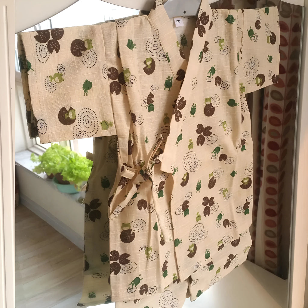 Child's beige cotton yukata with little frog print, short sleeves