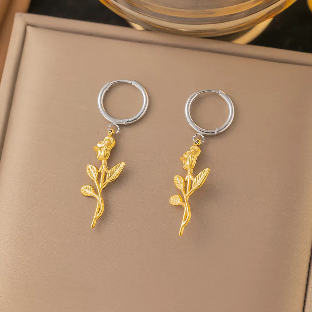 Titanium steel rose necklace set in gold with matching earrings on O-link chain, simple sweet style