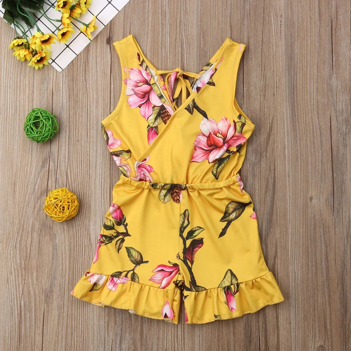 Girls floral summer cotton outfit in white or yellow colour for baby girls