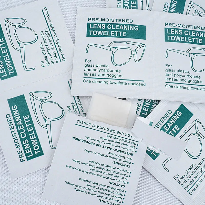 100 individually packaged white glasses cleaning wipes with anti-fog properties