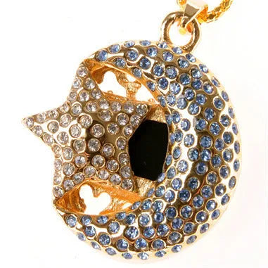 Jewelry Xingyue metal USB 2.0 flash drive in a creative design on a white background.