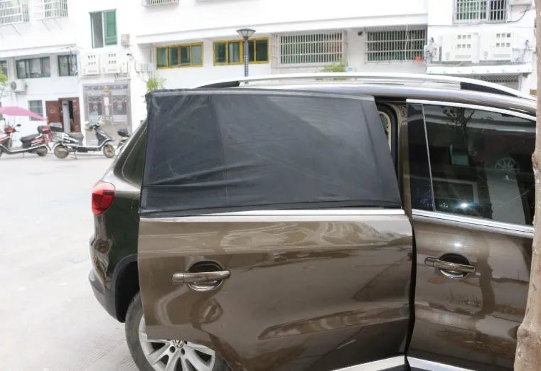 Black polyester mesh car sunshade side curtain placed on rear window, size L 75x45cm