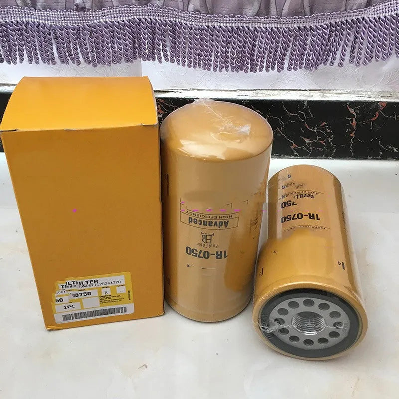 1R-0750 specification fuel filter element with filter paper construction.