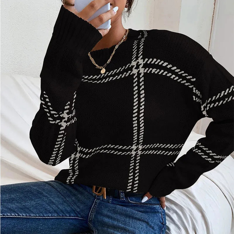 Women's loose-fit plaid colour-block crew neck sweater in acrylic.