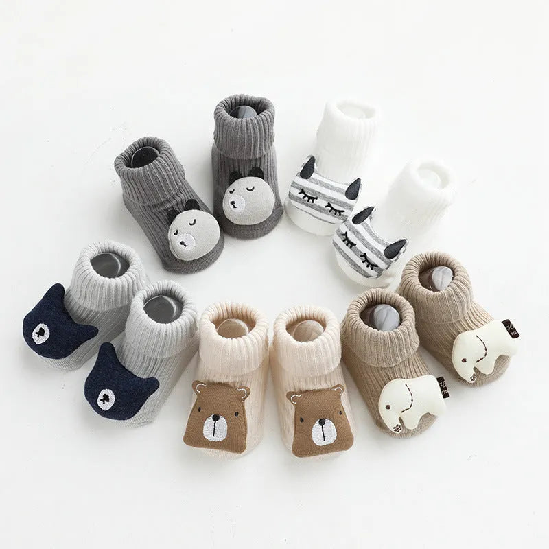 Children's non-slip socks in combed cotton with double needle construction for babies and toddlers