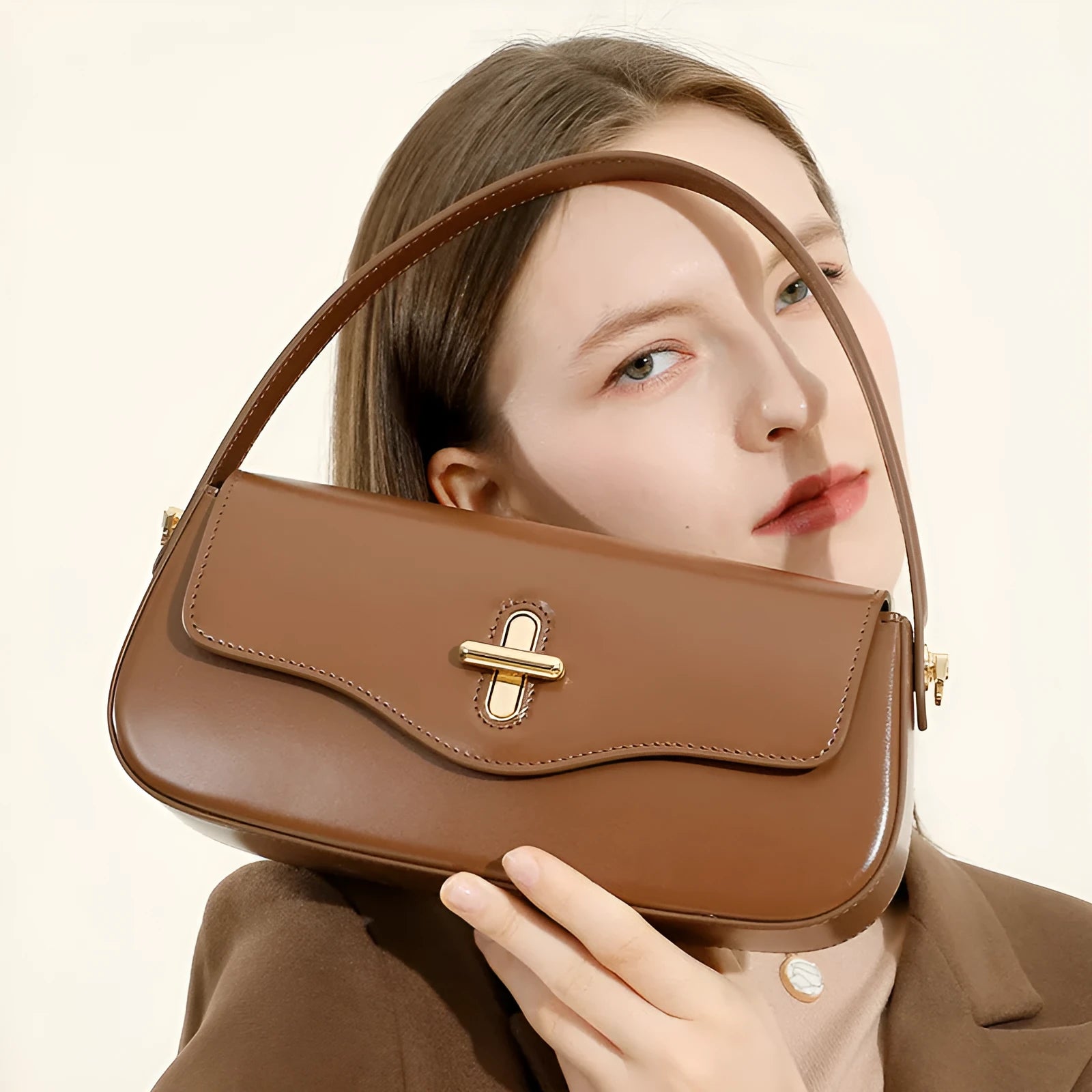 26cm wide genuine leather women's handbag in horizontal square shape with clamshell opening and double shoulder straps