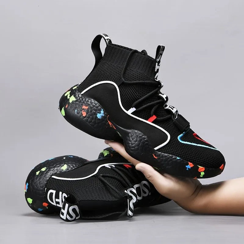 Men's camouflage pattern sneakers with mesh upper and vulcanised rubber flat sole.
