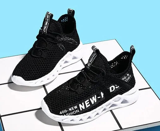 New mesh kids sneakers lightweight breathable non-slip children shoes in red white and black sizes 27-38