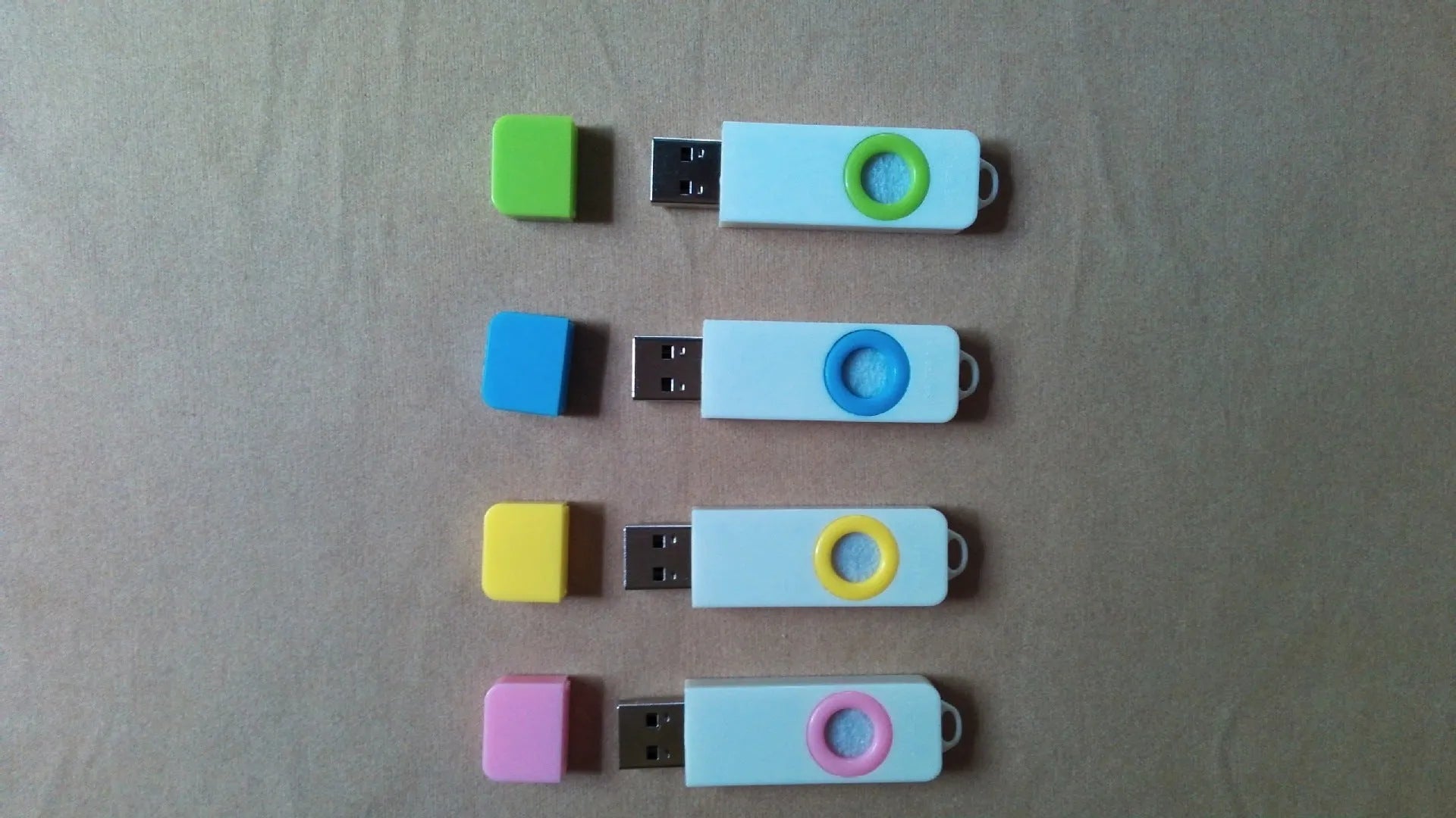 Mini USB aroma diffuser with straw in white and blue, 60mm x 18mm x 8mm, for computer fresh air