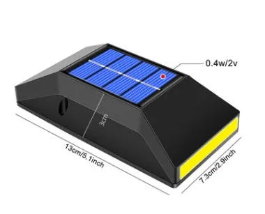 Solar-powered small wall light with 6 LEDs for outdoor staircase and garden use
