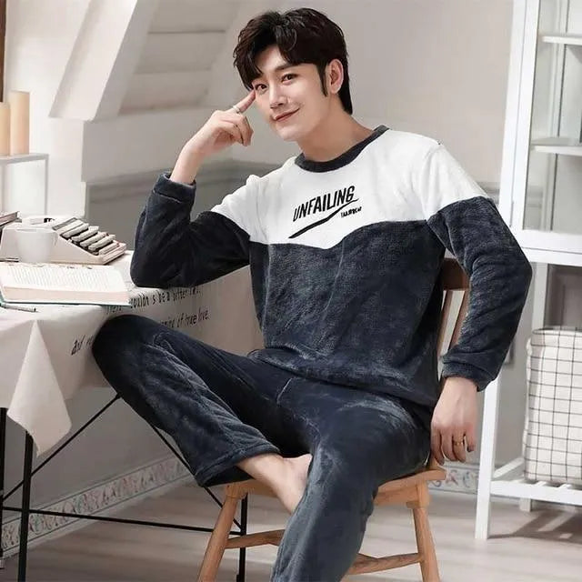 Long sleeve padded flannel pajama suit in blue, two-piece set with round neck and trousers