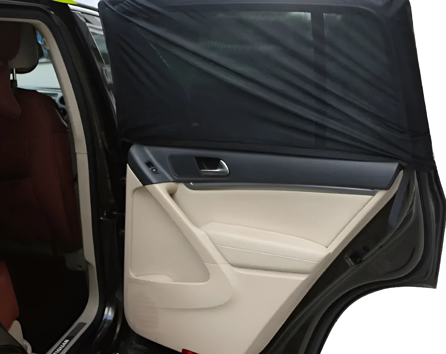 Black polyester mesh car sunshade side curtain placed on rear window, size L 75x45cm
