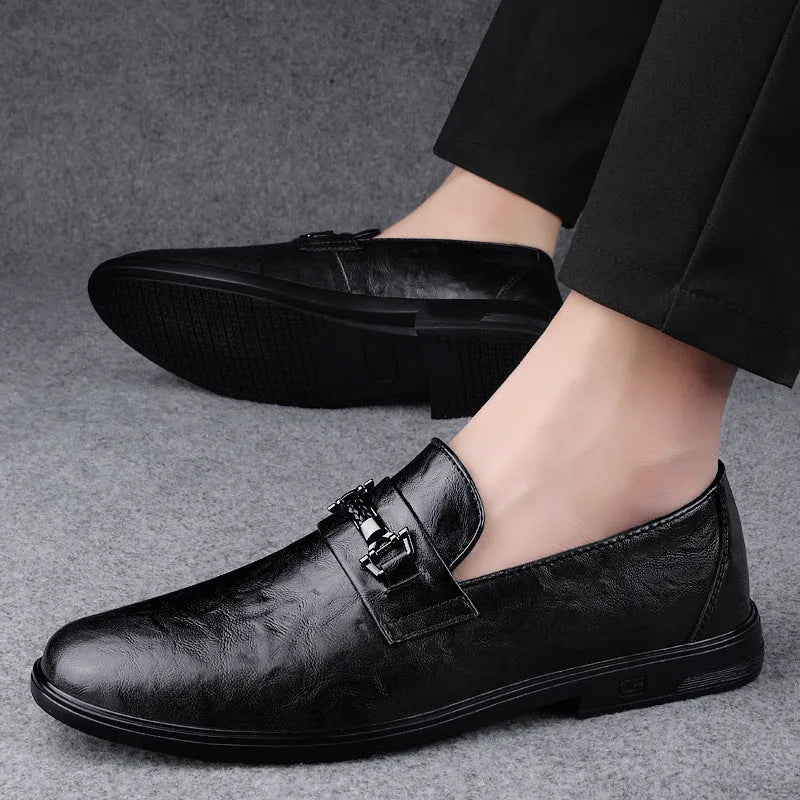 Gentleman formal wear low-top slip-on cowhide shoes for men in black, round toe, chunky heel, stitching detail