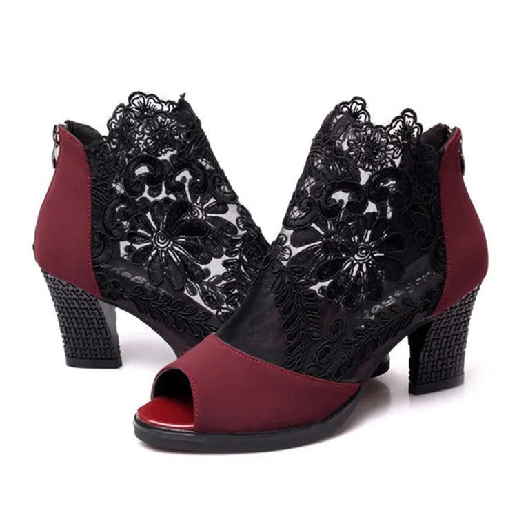 Women's black lace gladiator sandals with square high heels and zip closure