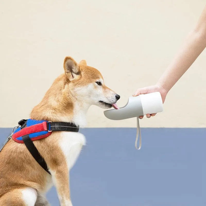MOESTAR ROCKET portable pet water cup in white grey colour with 270ml capacity and one-button lock