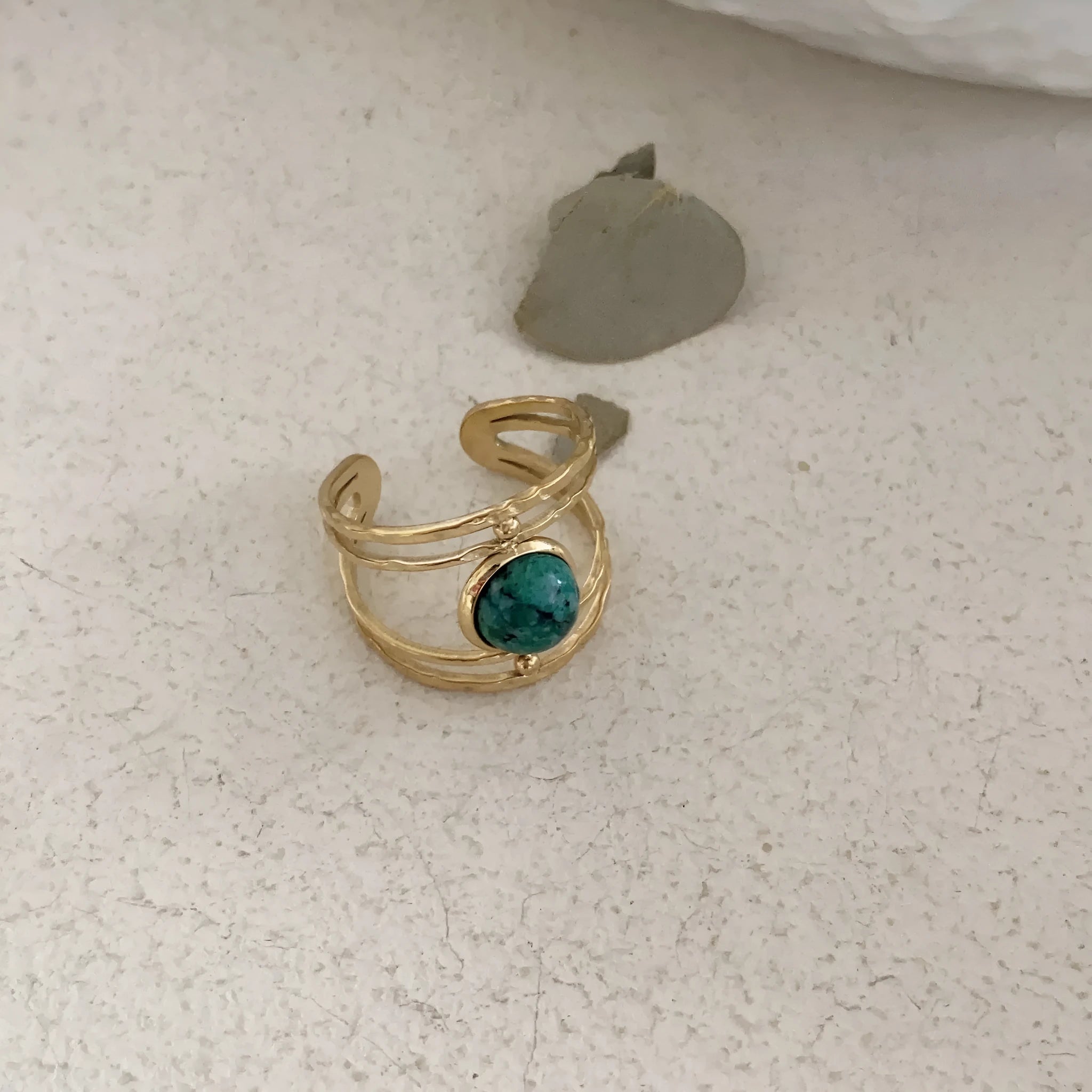 Geometry shape open ring with natural stone niche in JZ0379 green colour
