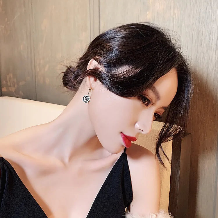 Black geometric round piece alloy earrings with retro Hong Kong style measuring 3.6cm long
