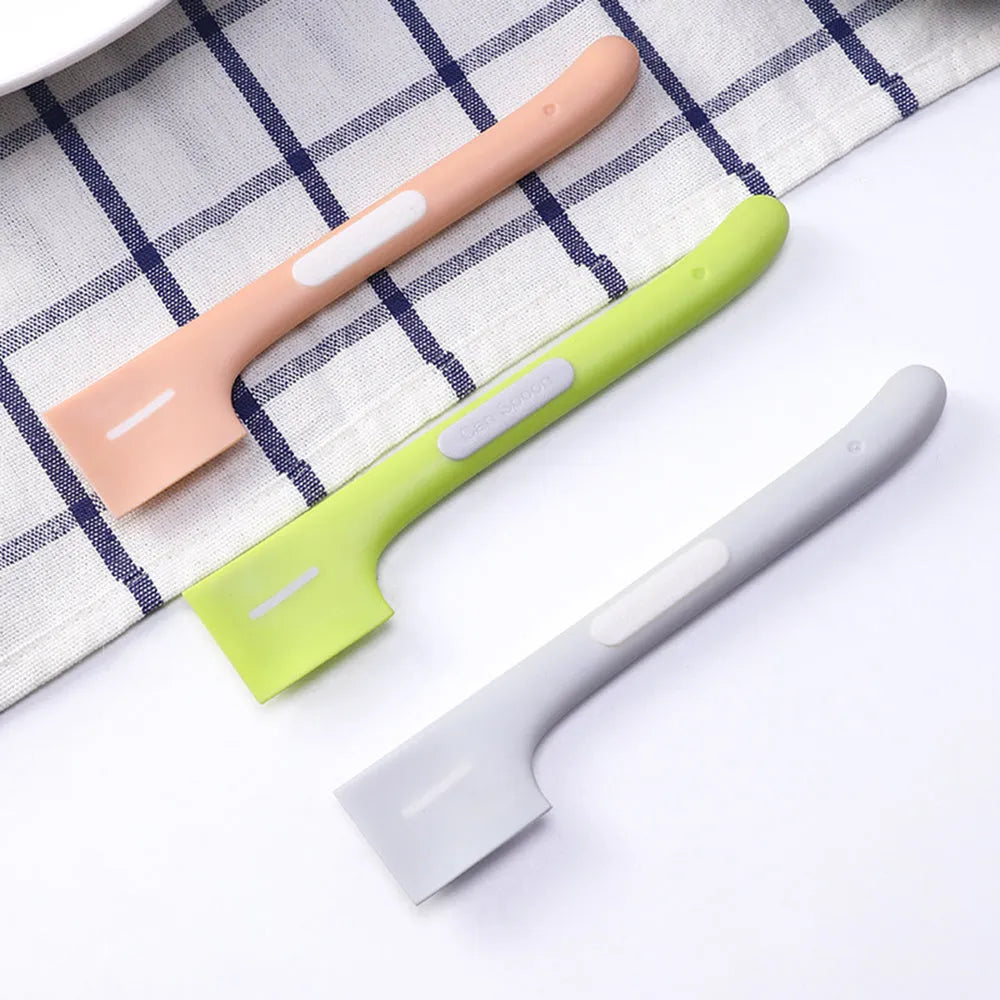 TPR pet food spoon with 16cm long handle for canned wet food serving