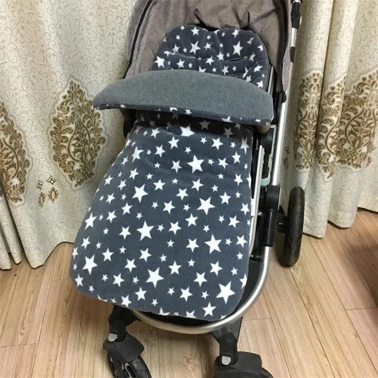 Envelope baby stroller sleeping bag in a plain colour with thick filling for winter.