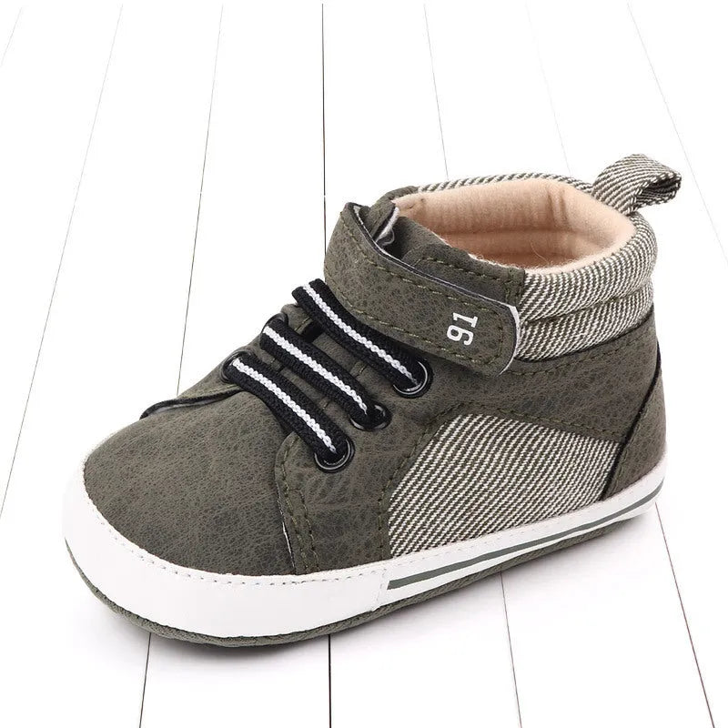 Toddler high-top cotton shoes with Velcro closure in blue, green and red colours