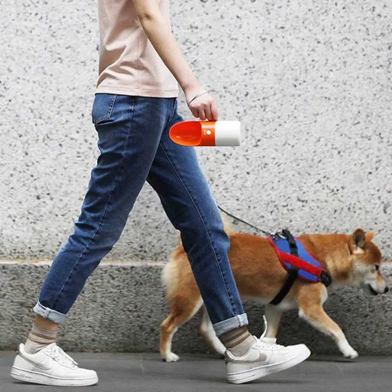 MOESTAR ROCKET portable pet water cup in white grey colour with 270ml capacity and one-button lock