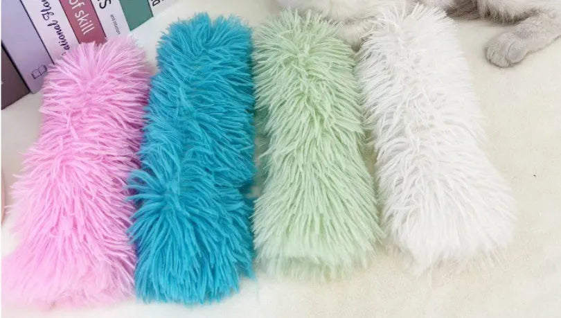 Green plush cat chew toy pillow stick with dimensions 27cm by 10cm