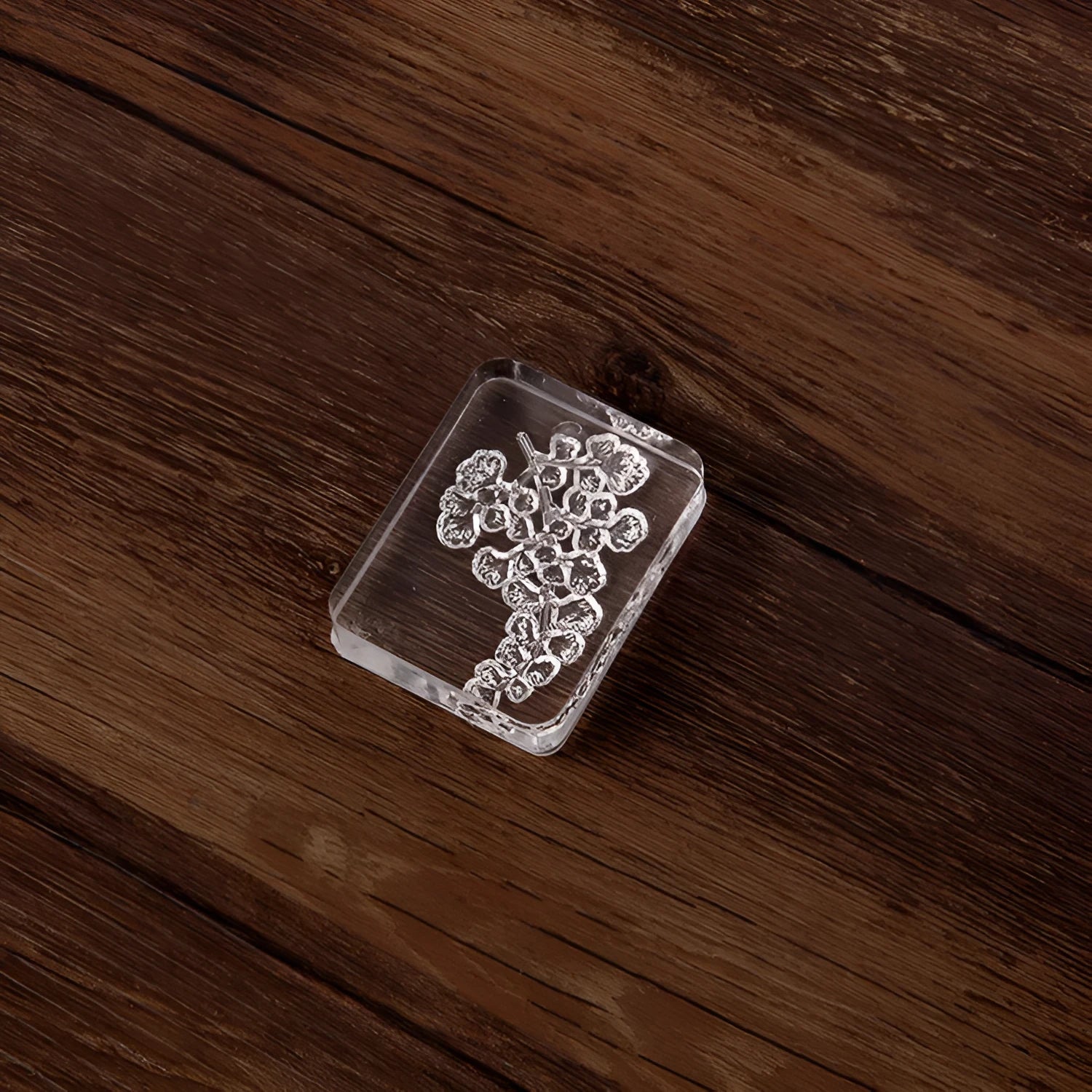 Transparent acrylic hand seal with silicone stamp in Dragonfly or Fei Xue Fern colour, 12mm height.
