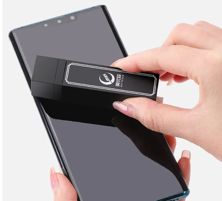 Black disposable screen cleaner wipes for mobile phones and tablets, 40 sheets pack