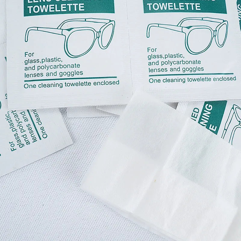 100 individually packaged white glasses cleaning wipes with anti-fog properties