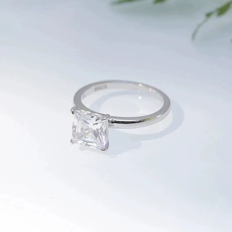 Geometric 925 silver ring with round zirconium centre in silver, gold, and rose gold colour options