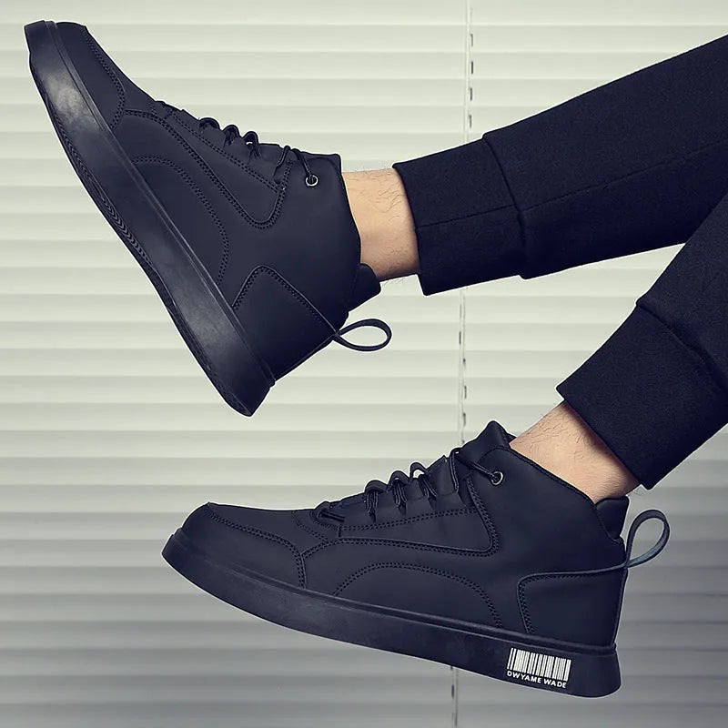 Men's white mid-top casual board shoes with rubber soles and lace-up design.