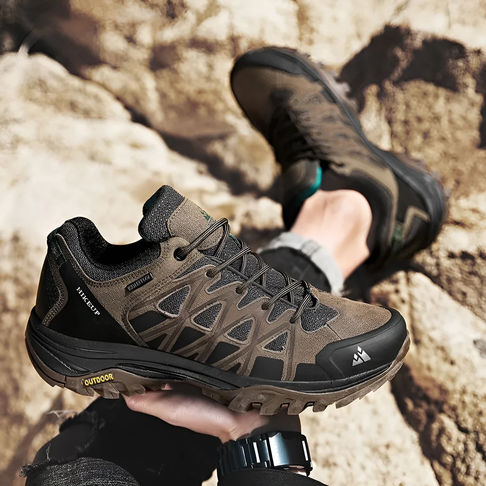 Men's synthetic leather climbing shoes in khaki, grey, or black with low heel and shallow-cut design