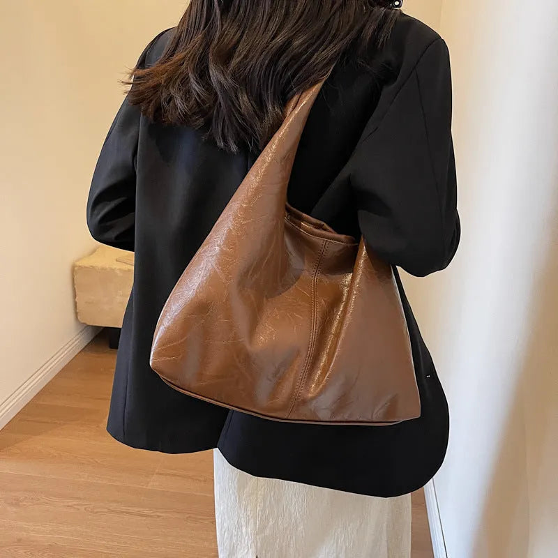 Two-piece composite bag set: large hobo shoulder bag and clutch in PU, available in five colours including black and dark brown