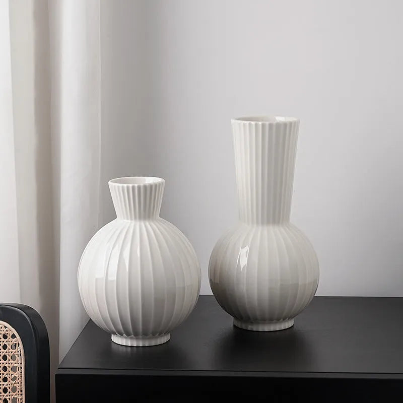 American country style white ceramic ball vase with striped design for table decoration