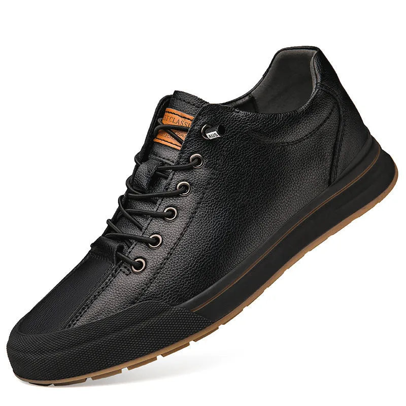 Men's white breathable shoes with round toe and flat 6CM heel, made of matte leather.