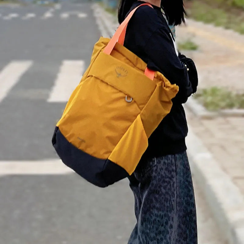 20L waterproof Oxford cloth sports backpack in army green colour with curved shoulder straps