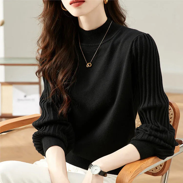 Slim-fit apricot half-turtleneck bottoming shirt with sunken stripes on a hanger.