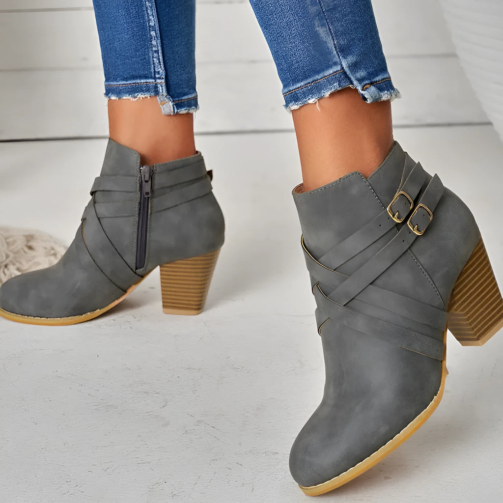 Women's plus size short ankle boots with a 7cm chunky heel and side zipper in grey colour.