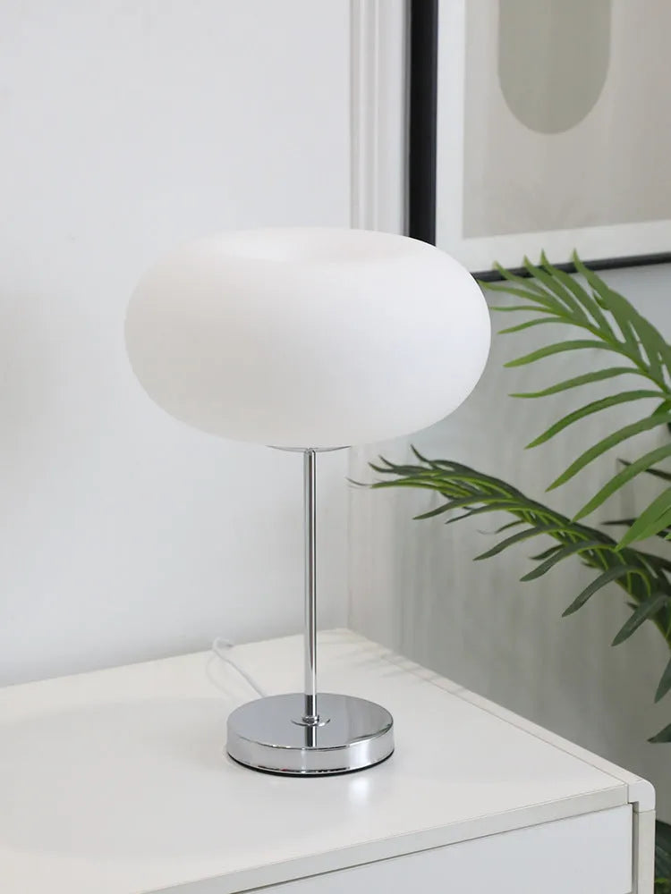 Medieval bedside decorations glass lamp with 28cm diameter shade and button switch
