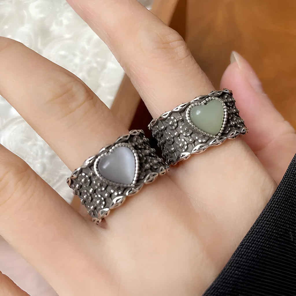 Retro style adjustable silver plated ring with heart design in white or green colour